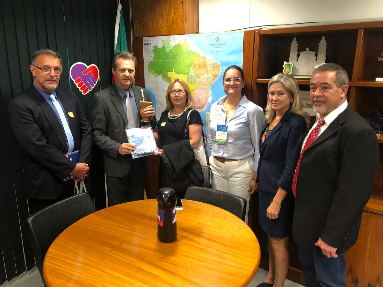 Delegação gaúcha visita 5 senadores e 15 deputados