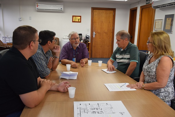 Astec e Senge buscam apoio contra PL que modifica carreira de servidores