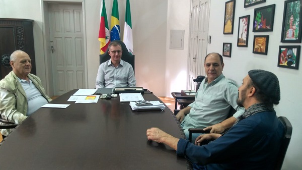 Inspetores de Santo Ângelo reúnem-se com prefeito do município