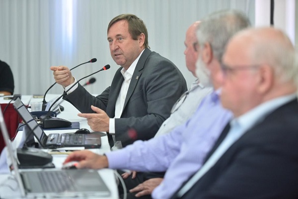 Cden promove pesquisas sobre o currículo mínimo em diversas áreas
