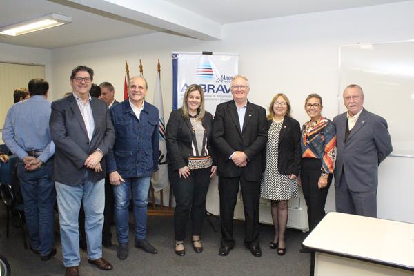 Asbrav celebra aniversário de 24 anos com foco na promoção do conhecimento