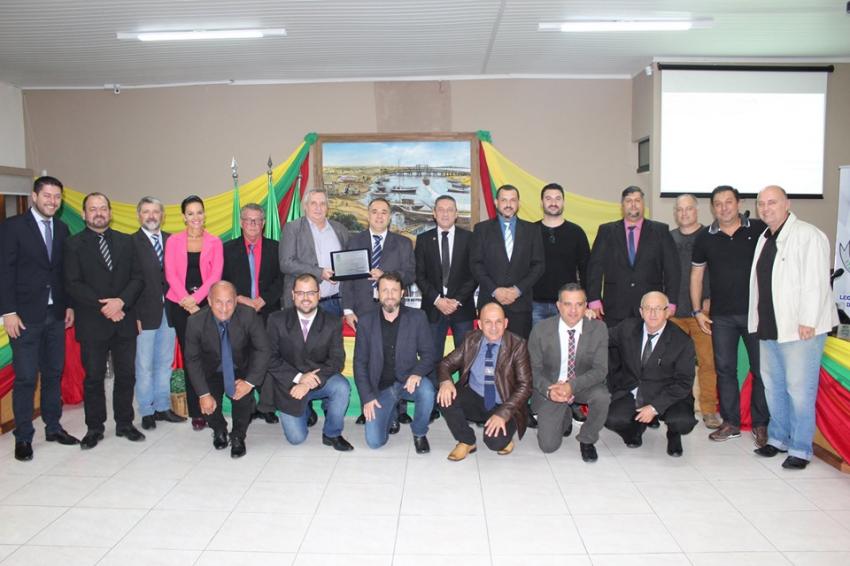 Em comemoração aos 85 anos, CREA-RS recebe homenagem do Legislativo de Tramandaí