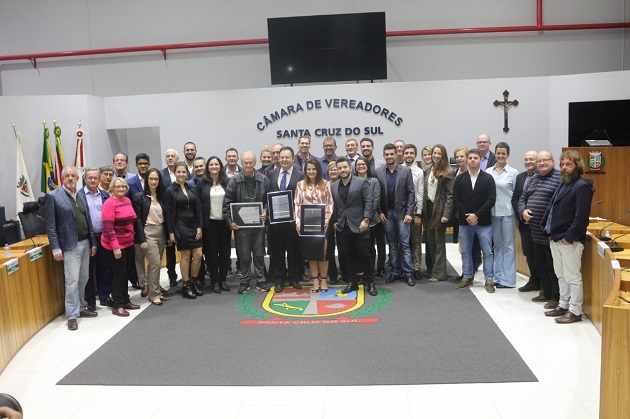 Poder Legislativo de Santa Cruz presta homenagem ao CREA-RS e a Seasc