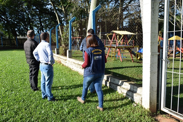 CREA-RS fiscaliza escolas e lar de idosos em Esteio