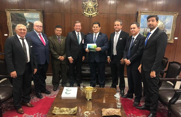 Presidente do Senado recebe presidentes do Confea e de Creas: PEC 108 em pauta