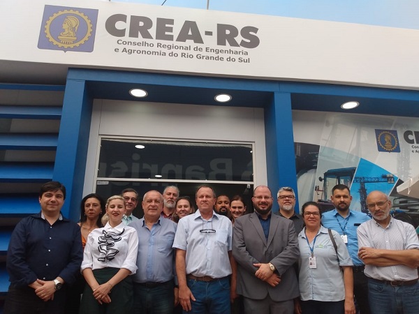 Estande do CREA-RS na Expointer sedia reunião do GAF-RS