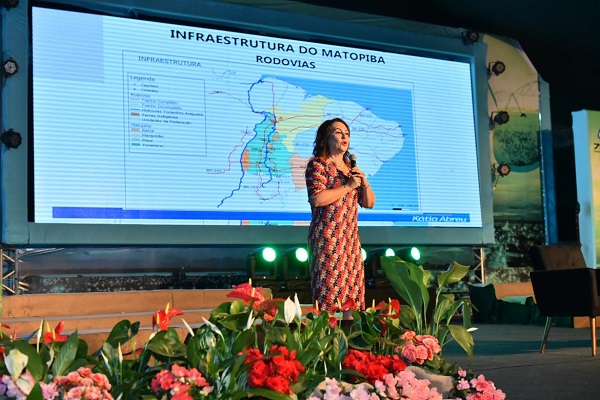Kátia Abreu fala sobre Matopiba e abre a programação da Soea