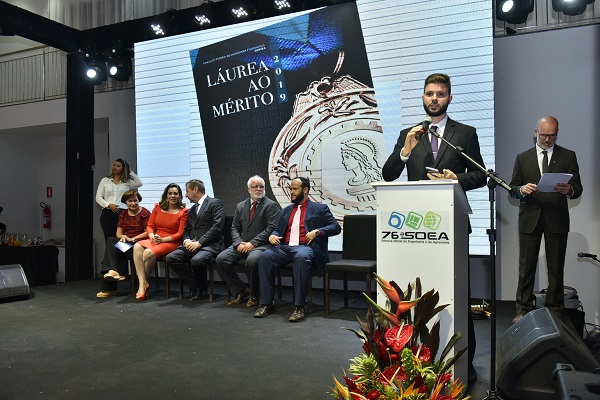 Jantar reúne lideranças e homenageados pelo Sistema Confea/Crea
