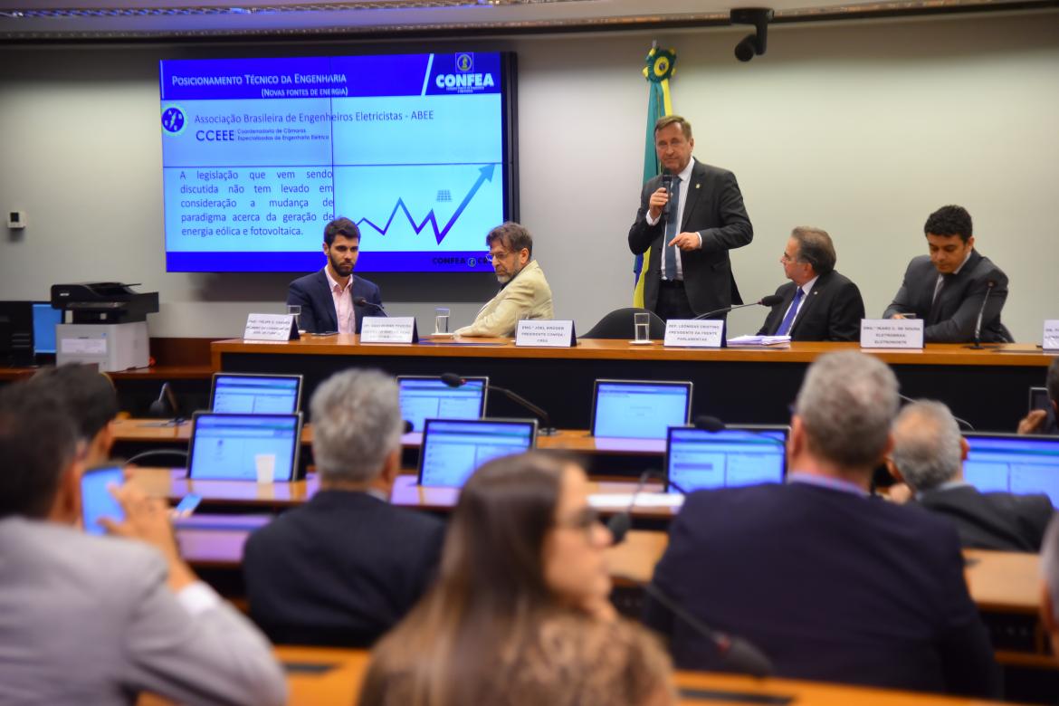 Em Brasília, Confea ratifica posição contra privatização do setor elétrico