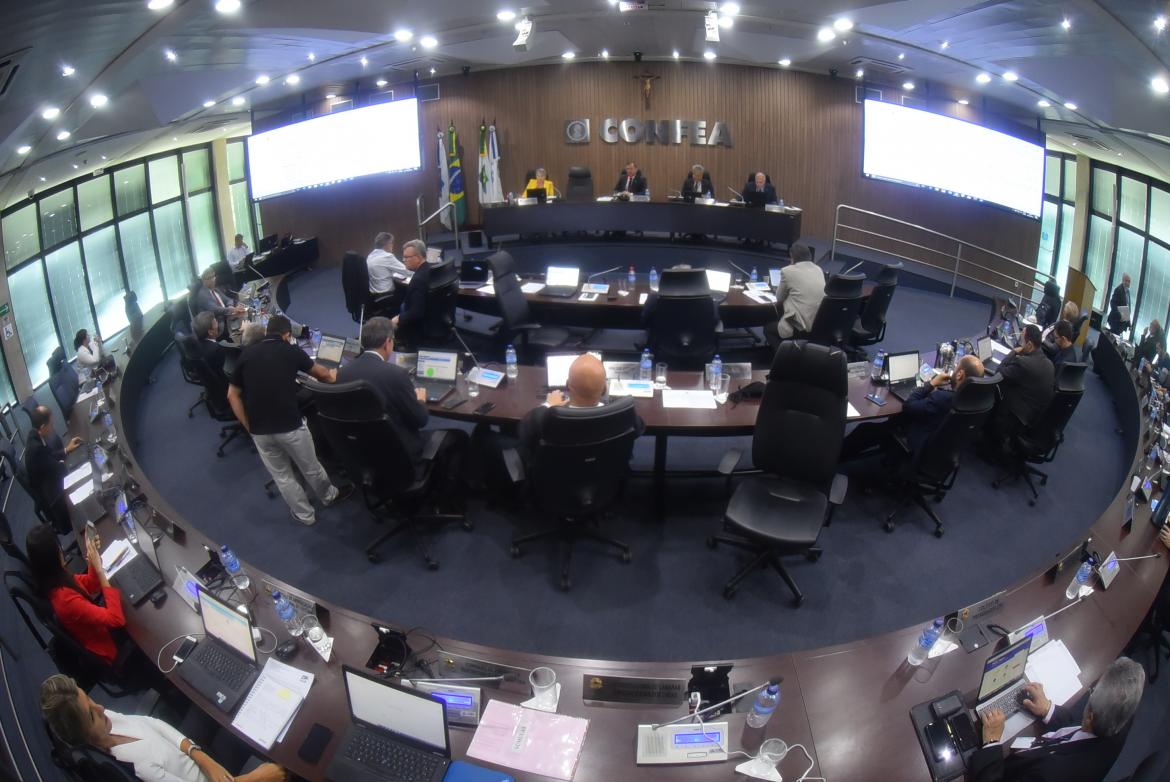 Plenário aprova registro profissional de profissionais estrangeiros