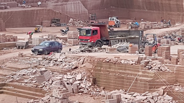 Blitz em Taquara fiscaliza 77 empreendimentos