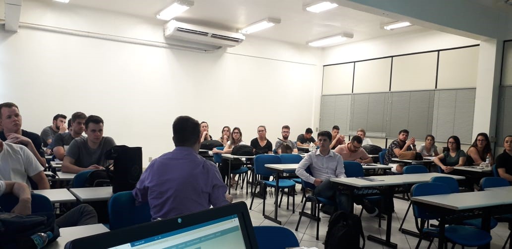 Inspetor de São Leopoldo conversa com formandos sobre o Sistema