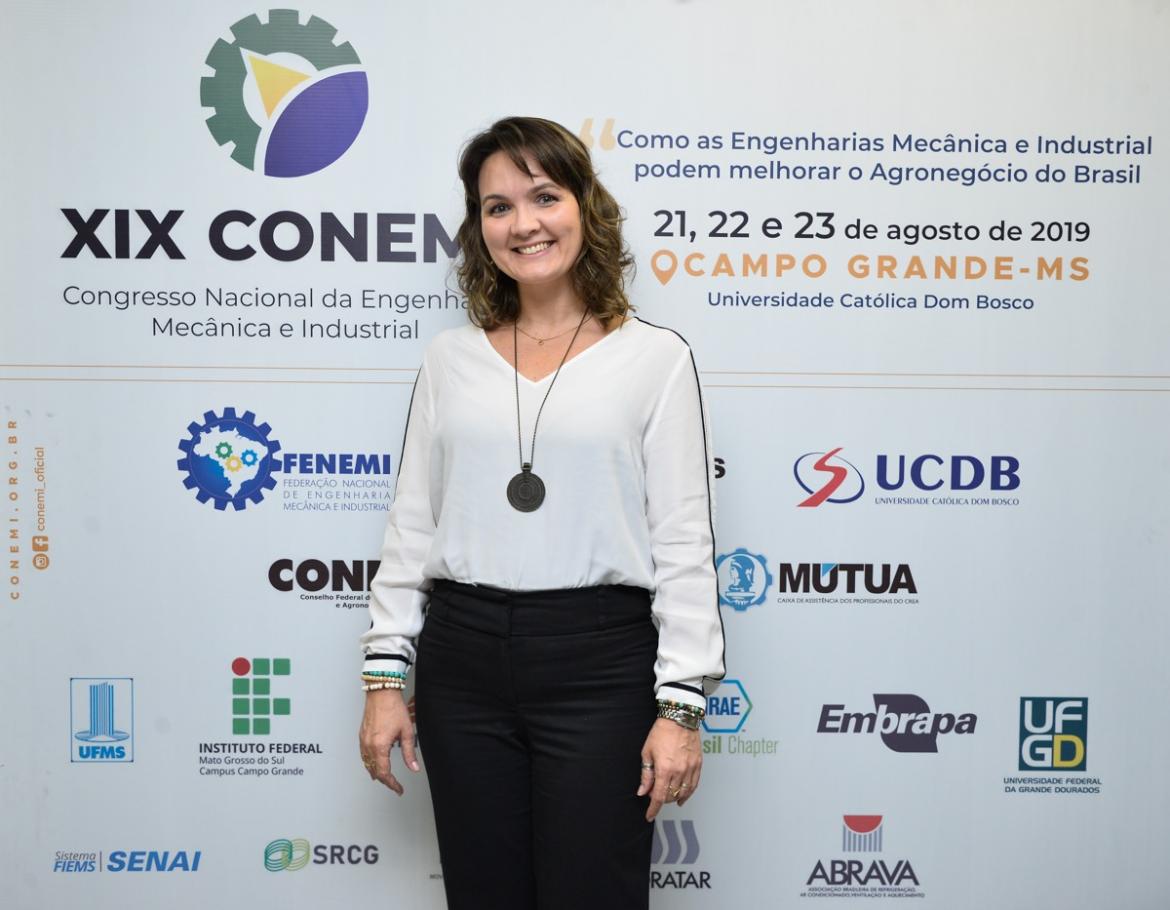 Especificações para o controle de centrais de ar condicionado são destacadas pela engenheira química Christiane Larcerda Especificações para o controle de centrais de ar condicionado são destacadas pela engenheira química Christiane Larcerda