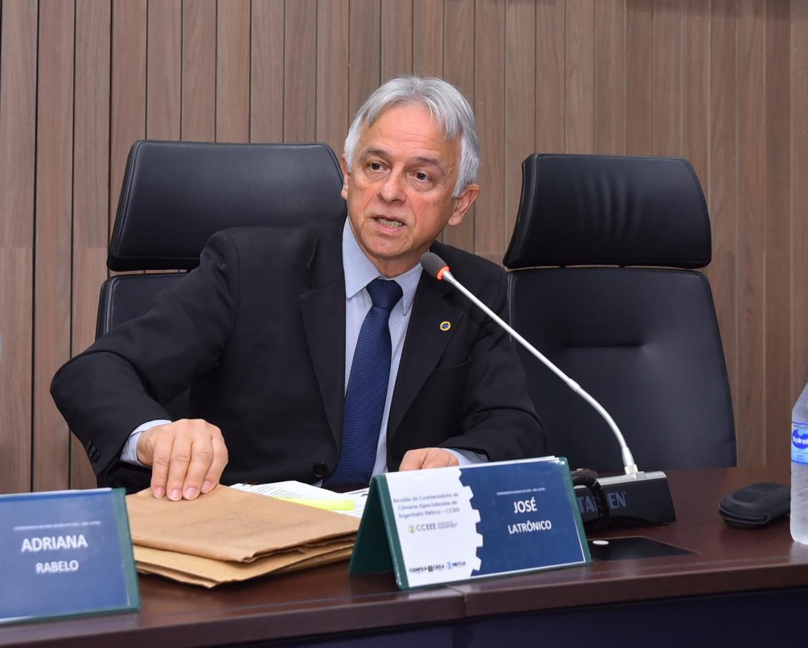 José Antônio Latrônico, presidente da ABEE e coordenador da CCEEE, ressalta a importância do debate com os profissionais das engenharias conselheiro
