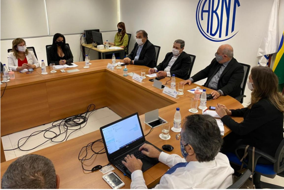 Confea e ABNT reúnem-se para discutir norma única de avaliação de imóvel