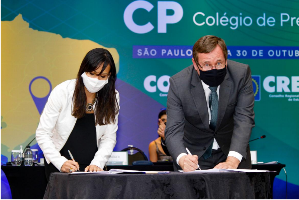 Confea e Mercado Livre celebram acordo de cooperação técnica