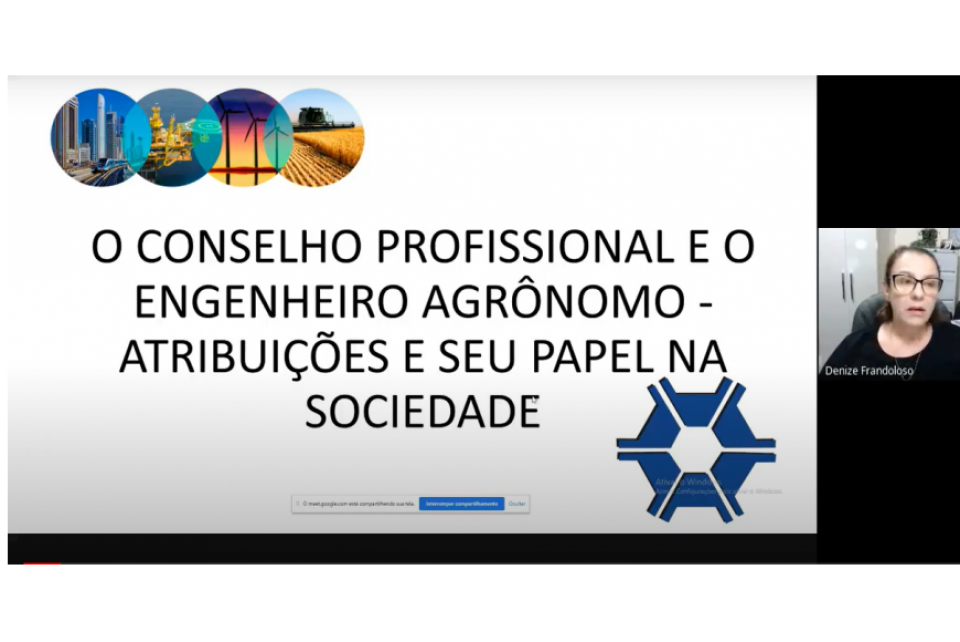 Eng. Agr. Denize Frandoloso, coordenadora da Ceagro, palestra para estudantes da UPF