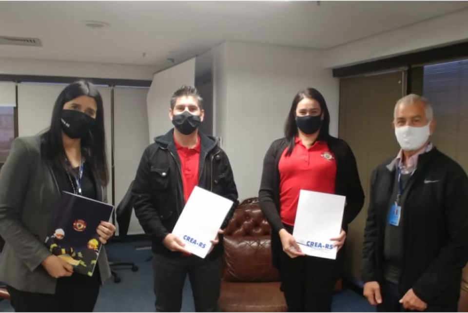 Representantes da Abergs visitam CREA-RS