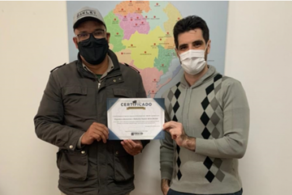 Em Pelotas, Engenheiro Sanitarista e Ambiental recebe Mérito Acadêmico do Conselho