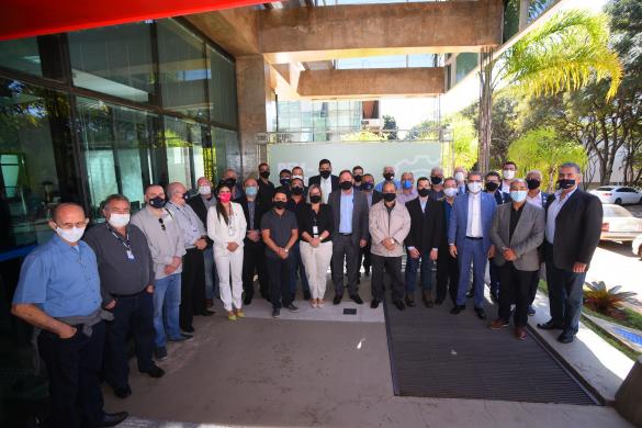Participantes da reunião da CCEEI