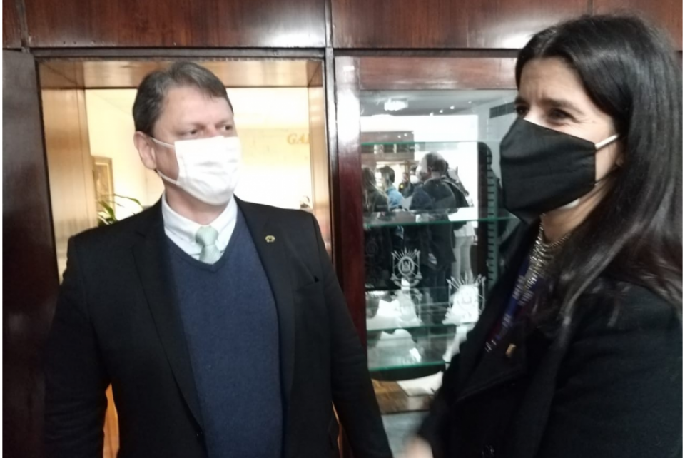 CREA-RS prestigia outorga da Medalha do Mérito Farroupilha ao Ministro de Estado de Infraestrutura