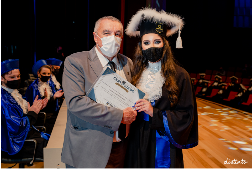Engenheira Civil egressa da Univates recebe Certificado de Mérito Acadêmico do CREA-RS