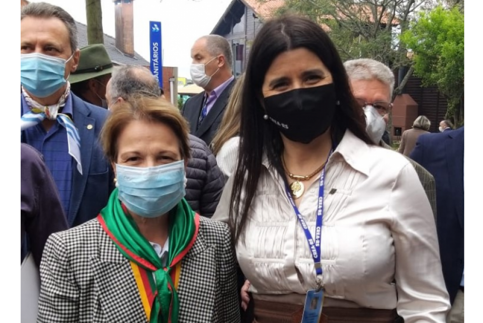 CREA-RS presente à entrega Medalha do Mérito Farroupilha à Ministra da Agricultura