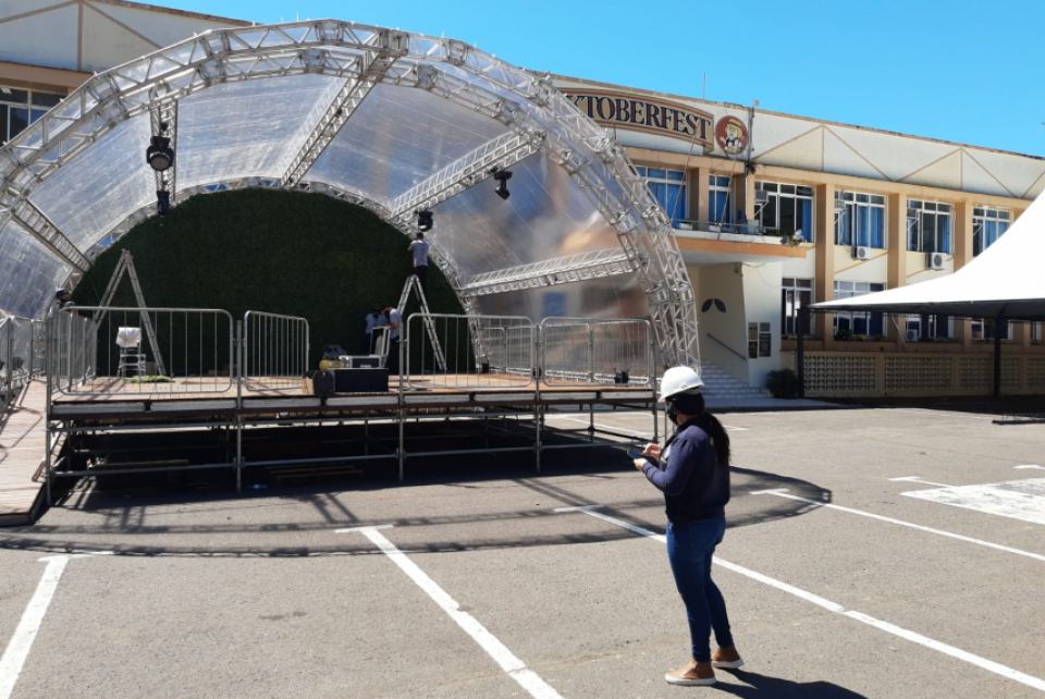 Parque da Oktoberfest recebe fiscalização do CREA-RS