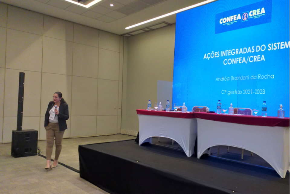 Conselheira Federal apresenta painel sobre integração do Sistema Confea/Crea