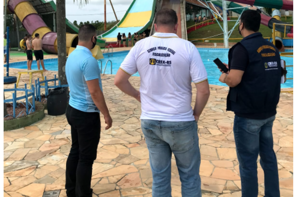 Operação Verão do CREA-RS fiscaliza parques aquáticos nas cidades de Viamão e Alvorada