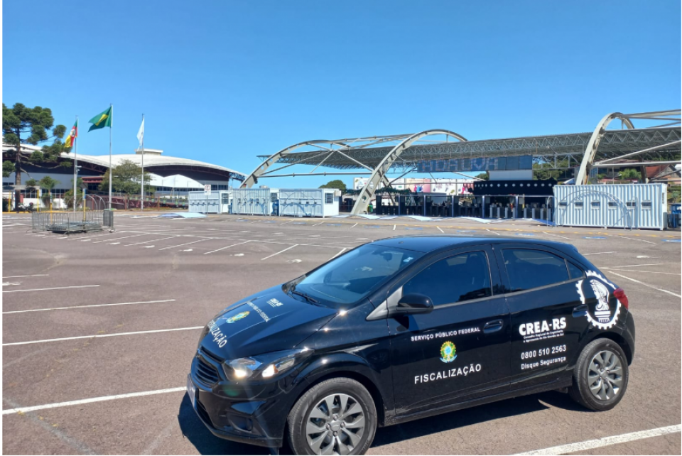 CREA-RS fiscaliza montagem da Festa da Uva em Caxias do Sul