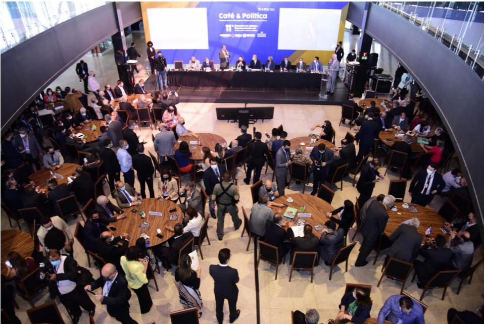 Café e Política atrai parlamentares de diversas matizes