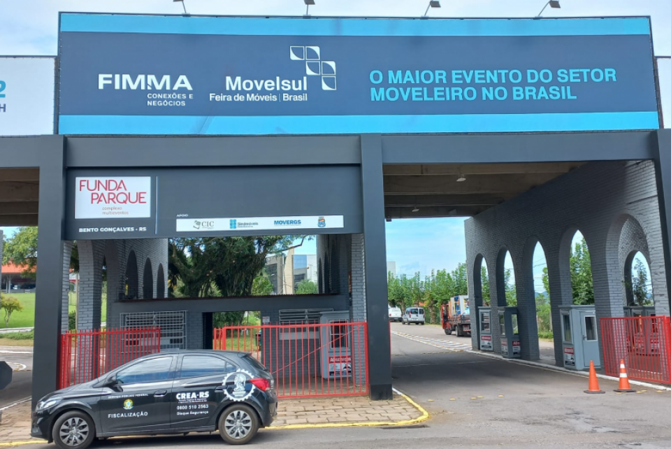 CREA-RS fiscaliza a montagem da Fimma/Movelsul em Bento Gonçalves