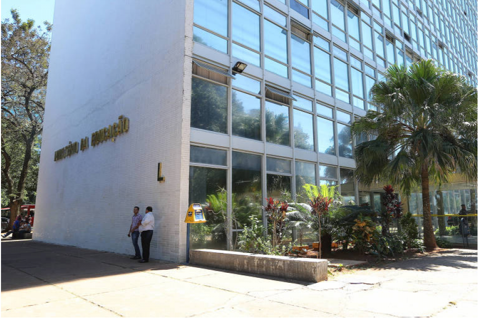 MEC alerta universidades públicas sobre ART de professores