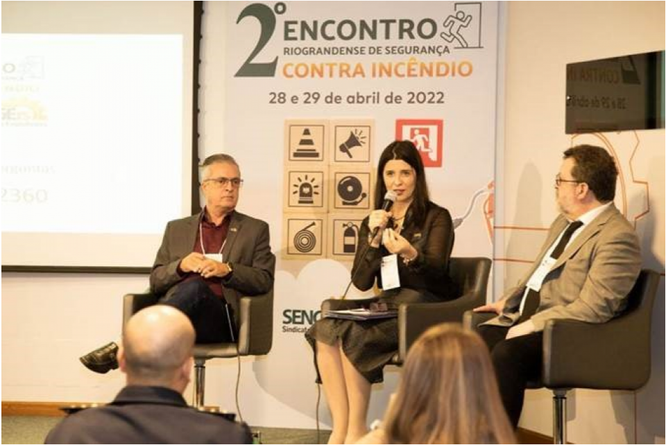 CREA-RS participa de encontro para discutir segurança contra incêndio