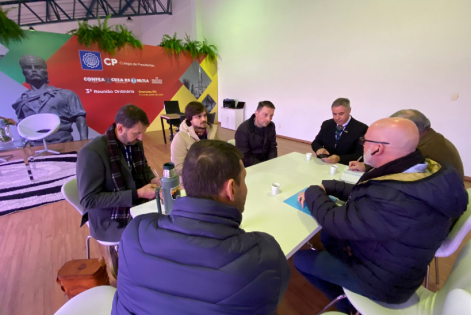 Zonal Serra se reúne na Expogramado