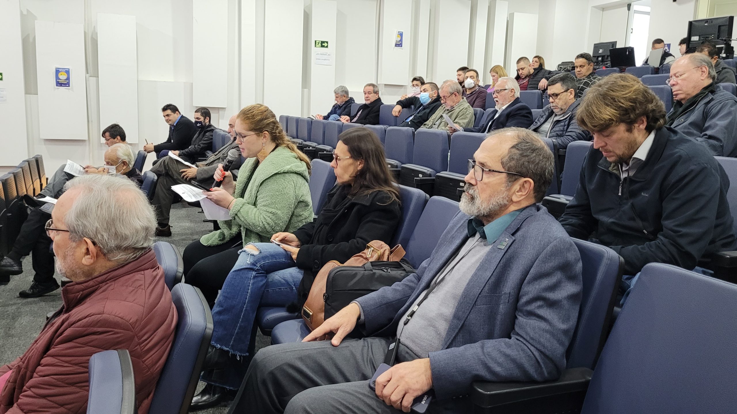 Geóloga Tamara França Machado, da Câmara Especializada de Geologia e Eng. Minas, destacou a carreira do Geol. Ivan Luis Zanette