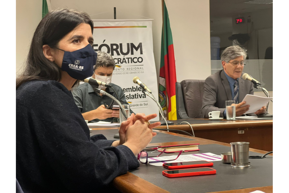 CREA-RS participa de seminário na Alergs debatendo a relação dos humanos com o meio ambiente