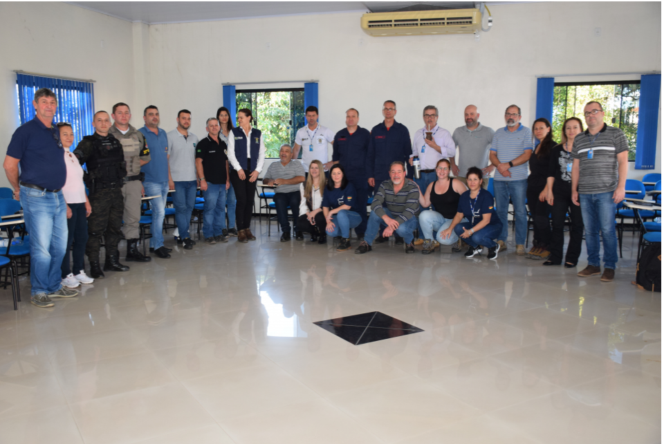 CREA-RS, Coogamai, Brigada Militar, Patram e Corpo de Bombeiros reunidos em Ametista do Sul
