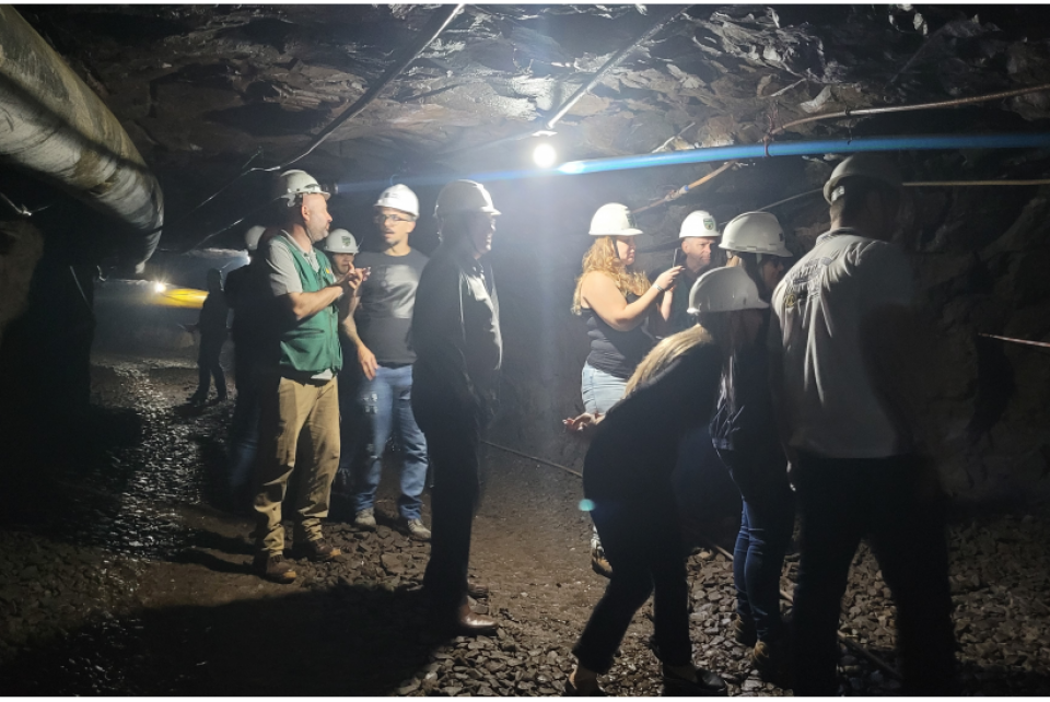 Minas de garimpo de Ametista do Sul recebe visita técnica do CREA-RS