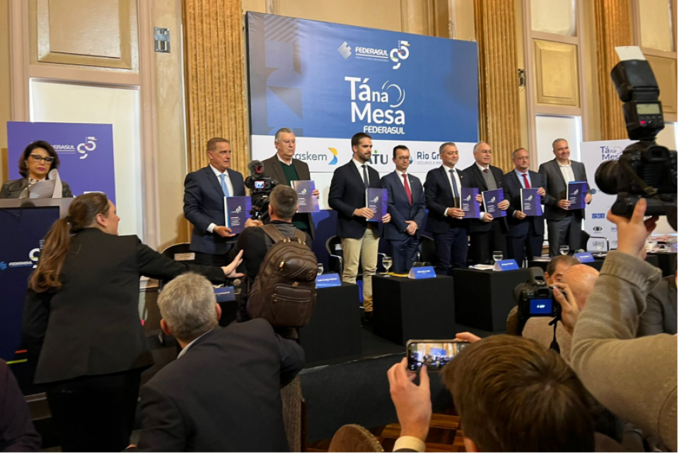 CREA-RS acompanha debate com candidatos ao Palácio Piratini