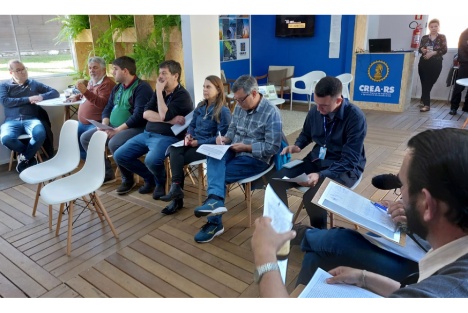 Estande do CREA-RS na Expointer recebe reunião da Coordenadoria das Inspetorias