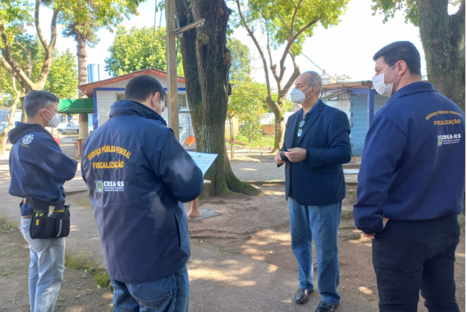 CREA-RS participa de ação de fiscalização conjunta com Crefito-RS e CRF-RS em Esteio