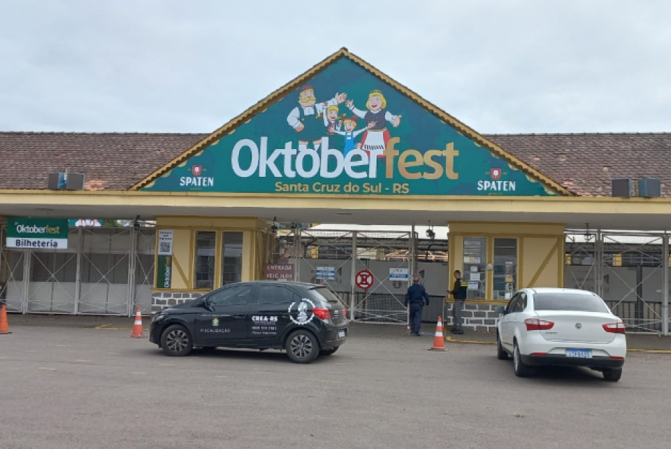 Parque da Oktoberfest recebe fiscalização do CREA-RS