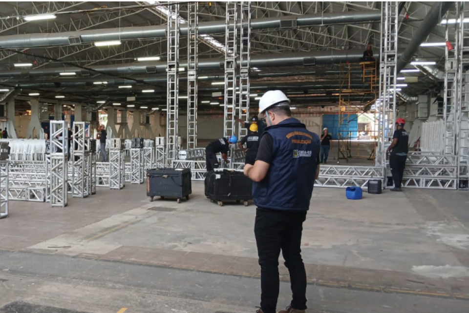 Montagem de show de Roberto Carlos em Novo Hamburgo é fiscalizada pelo CREA-RS