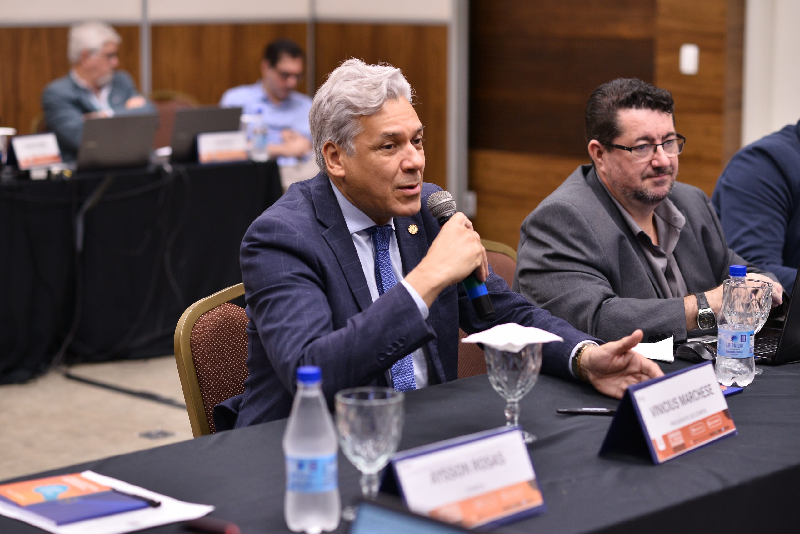 Vice-presidente eng. ftal. Nielsen Christianni e coordenador da CCEEST, eng. eletric. Hilario Dantas Junior