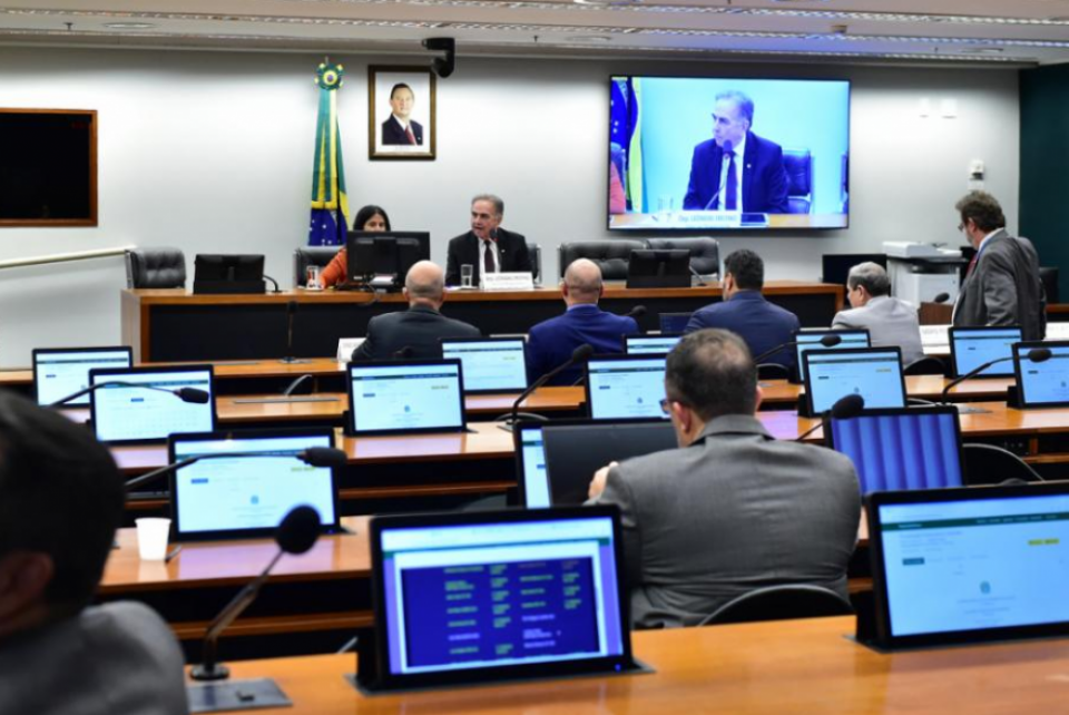 Confea participa de audiência sobre desafios do transporte hidroviário
