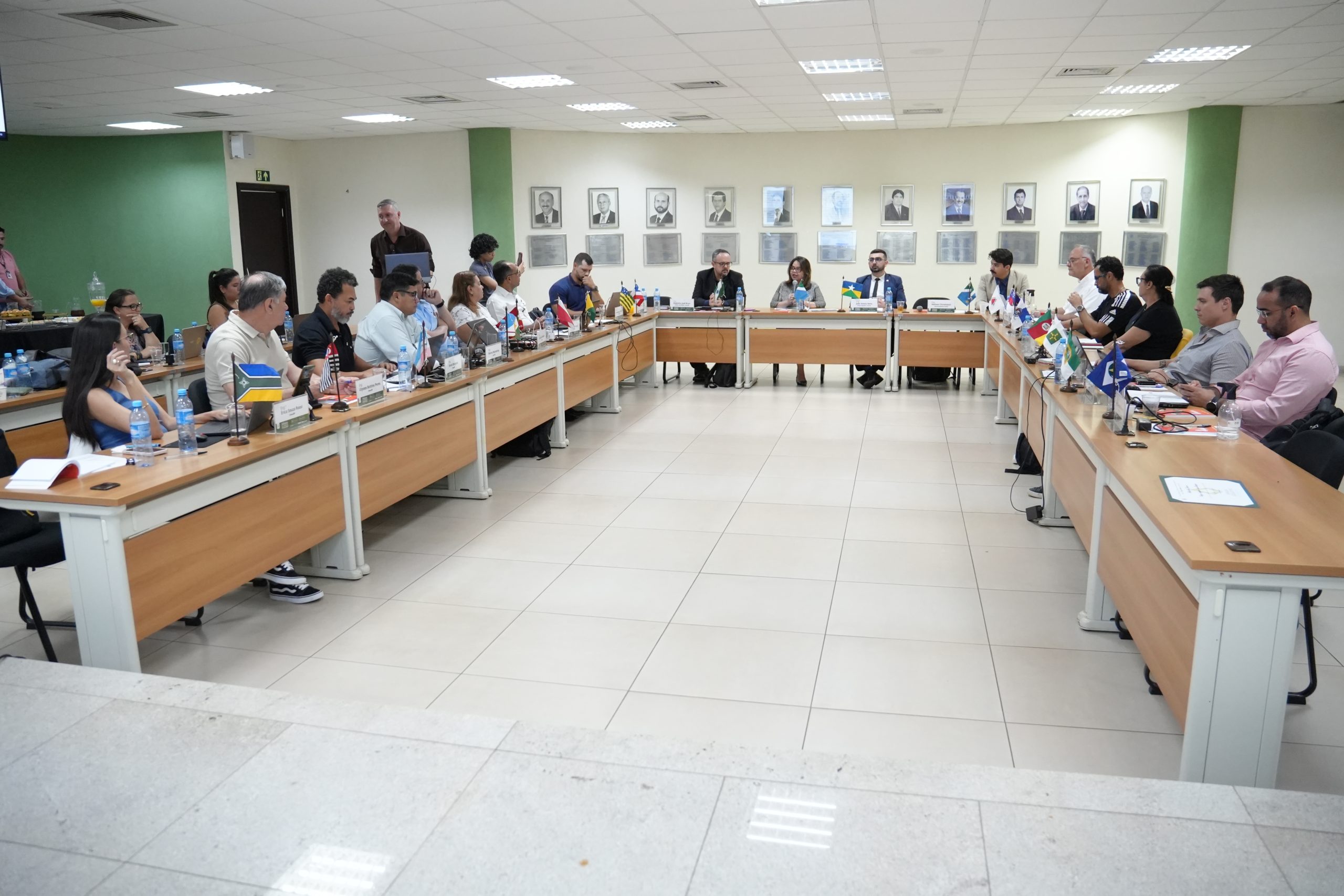 cceef-ago25-mesa.jpg