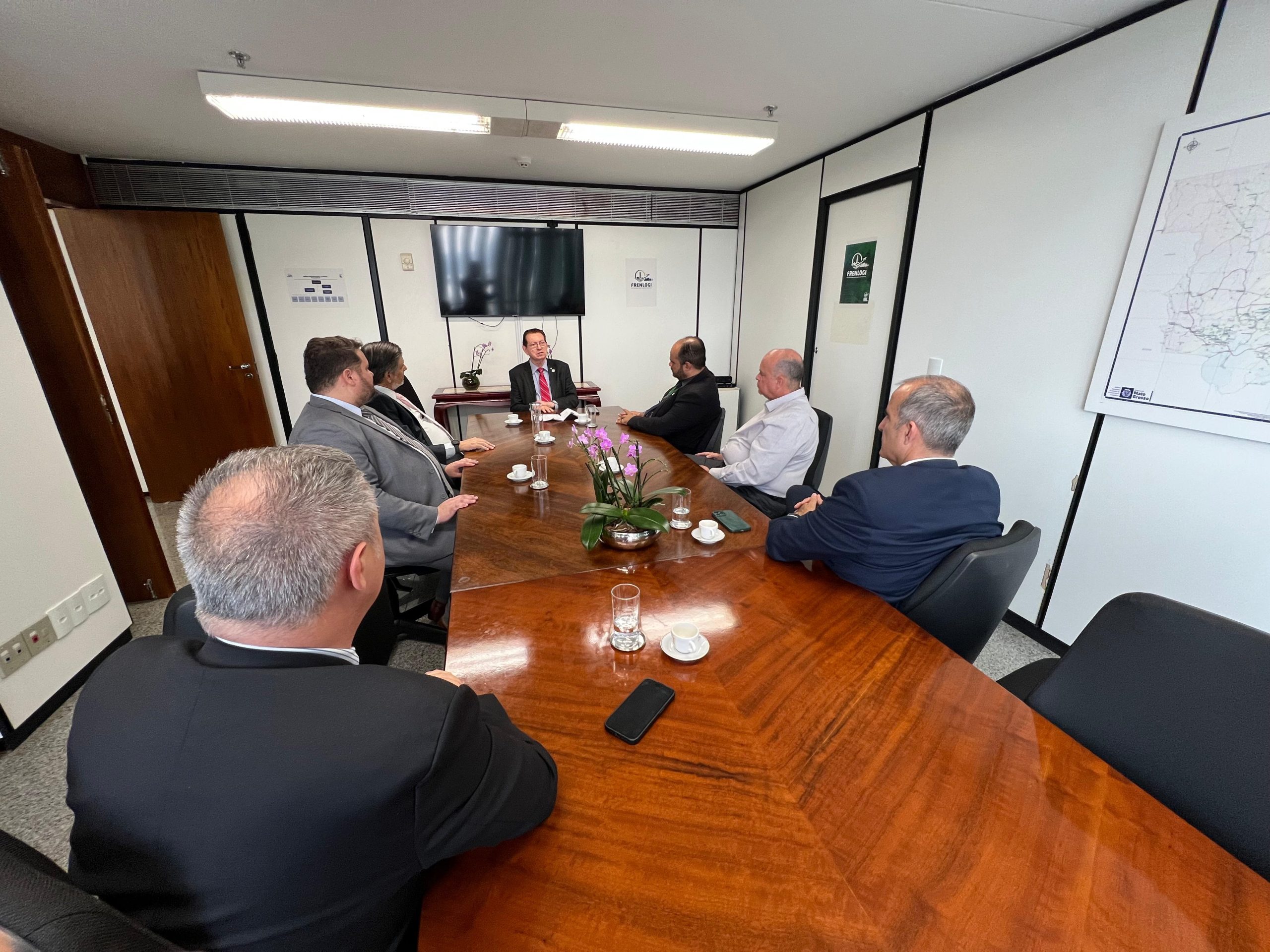 GT reunido com representante da Frente de Logística do Senado