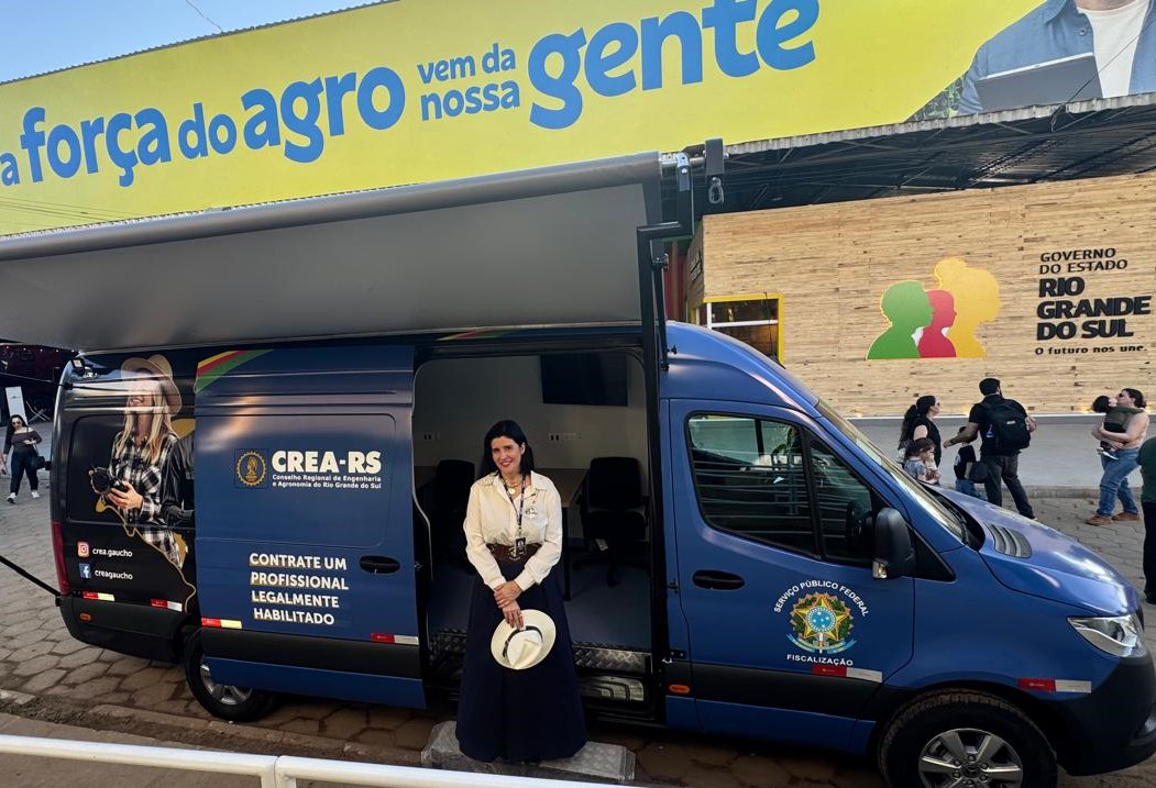 Presidente Nanci apresenta a Unidade Móvel